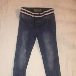 Twelve jeans. Juniors small